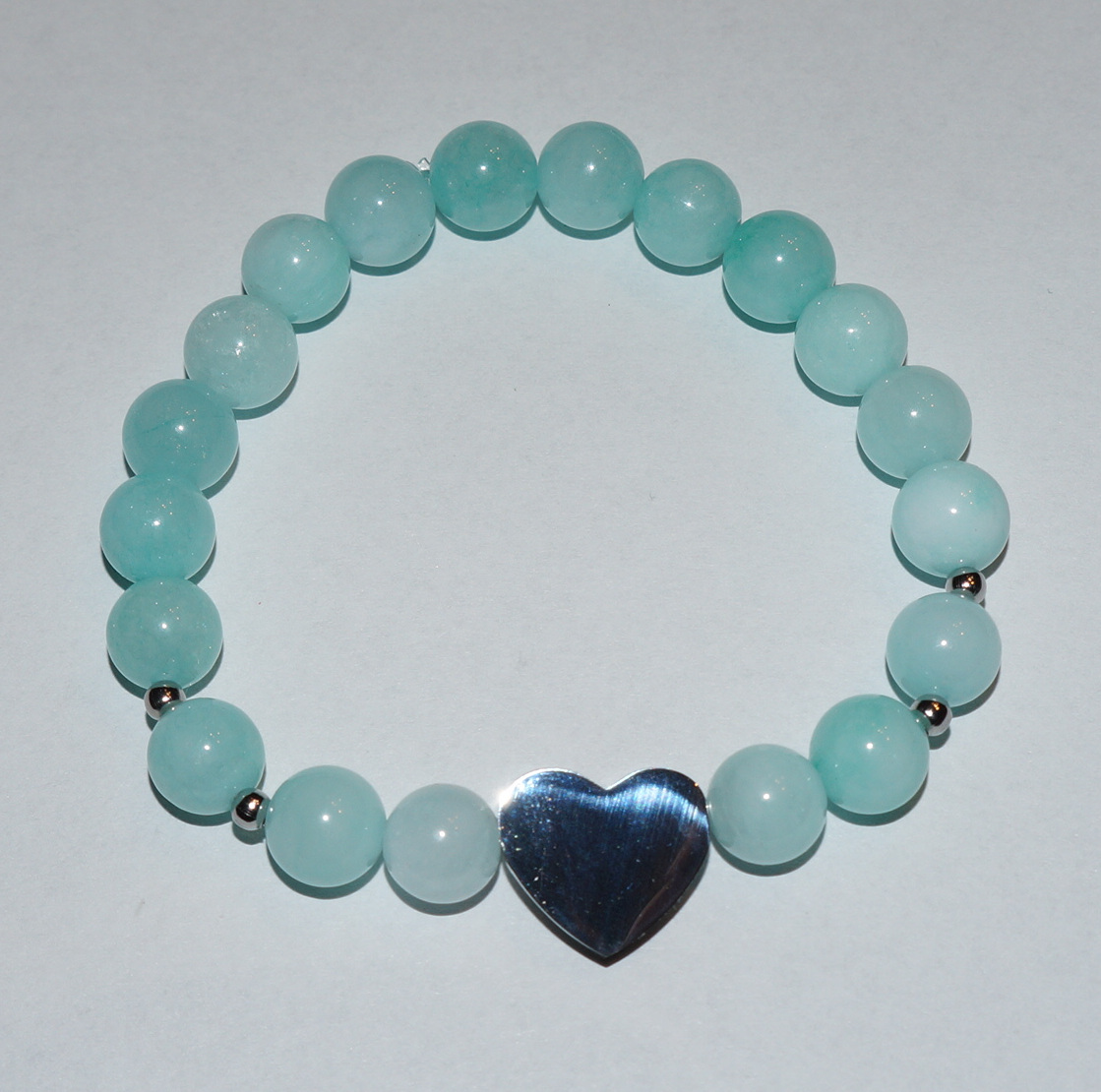 Bransoletka Jadeit naturalny turkusowy 8mm z sercem ze stali chirurgicznej w kolorze srebra.